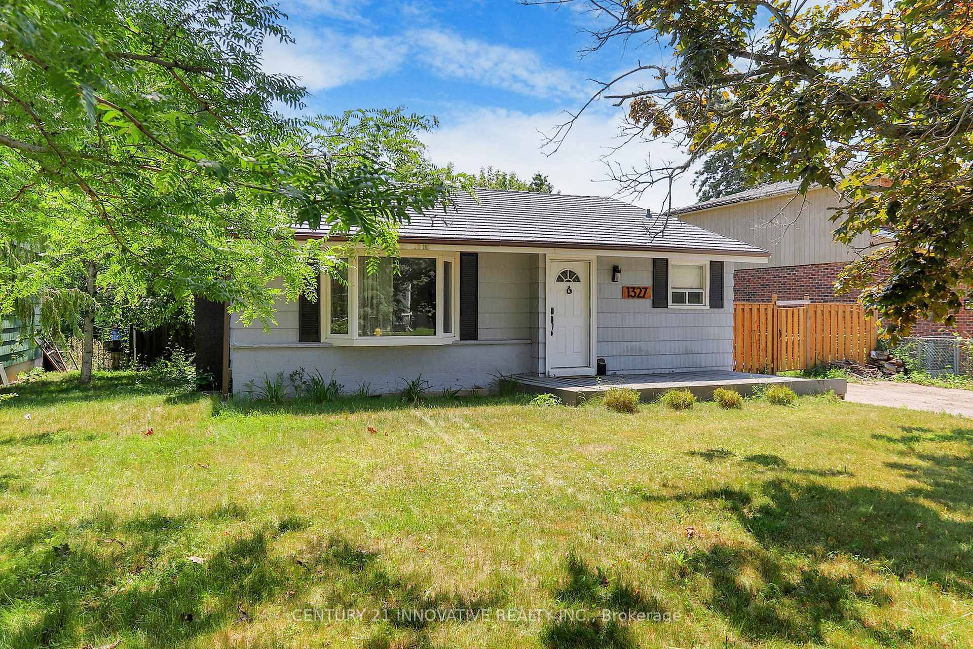 Property Photo: 1327 Commerce Street ON L1W 1E1