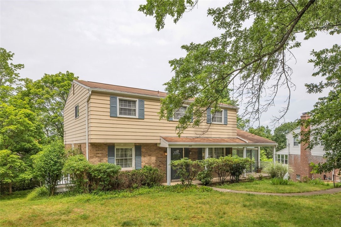 Property Photo: 1449 Parkview Dr PA 15101