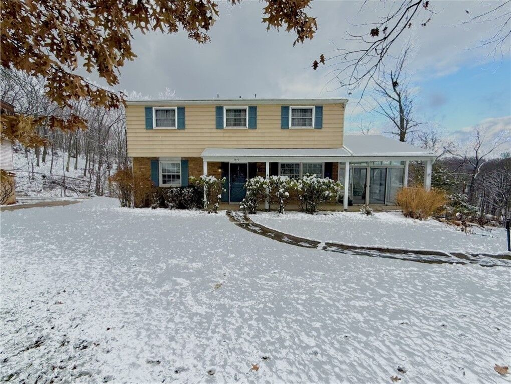 Property Photo: 1449 Parkview Dr PA 15101