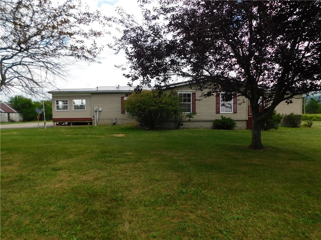 Property Photo:  140 Firestone Road  PA 15478 