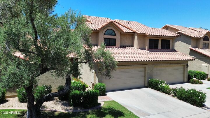 Property Photo: 7776 E Joshua Tree Lane AZ 85250