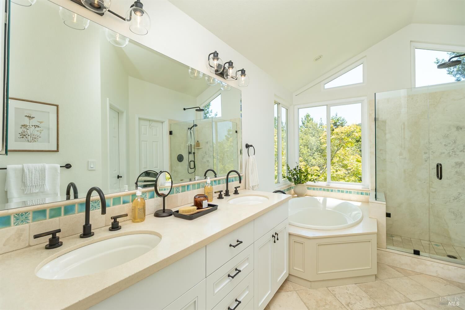 Property Photo:  405 Encinosa Court  CA 95492 