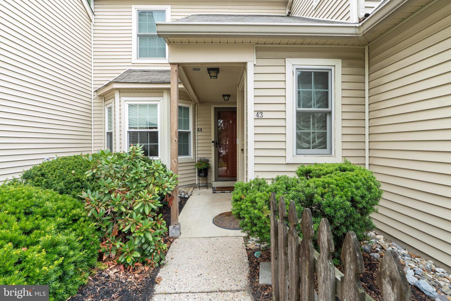 Property Photo:  44 Woodlake Drive  NJ 08053 