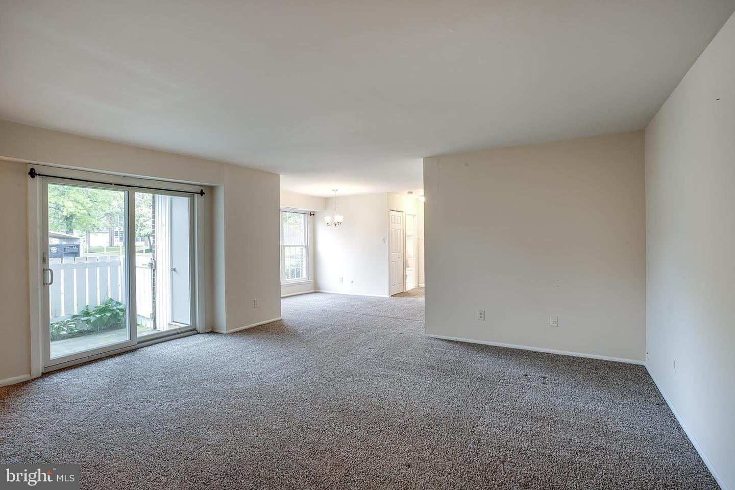 Property Photo: 275 Green St 4G1 NJ 08010