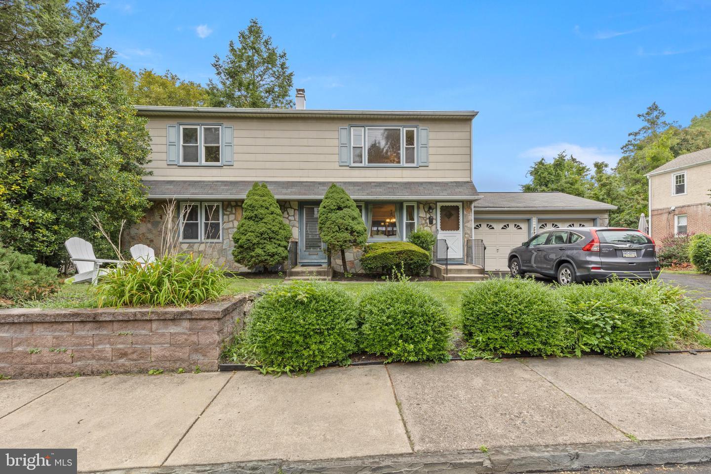 Property Photo: 209 Hillside Avenue PA 19046
