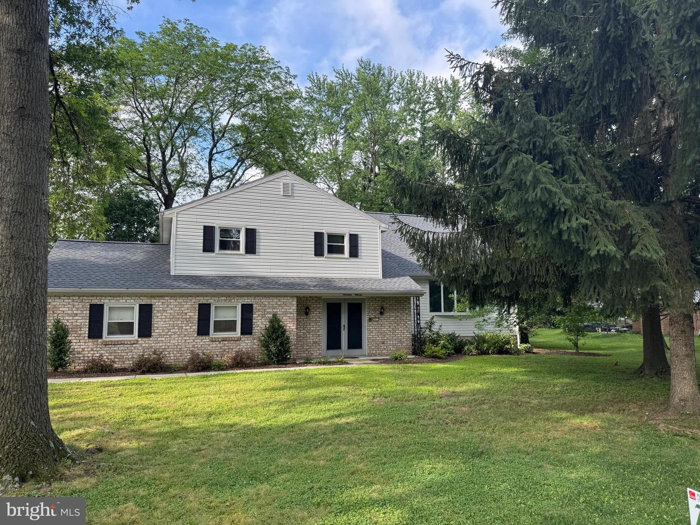 1411 Montfort Drive  Harrisburg PA 17110 photo