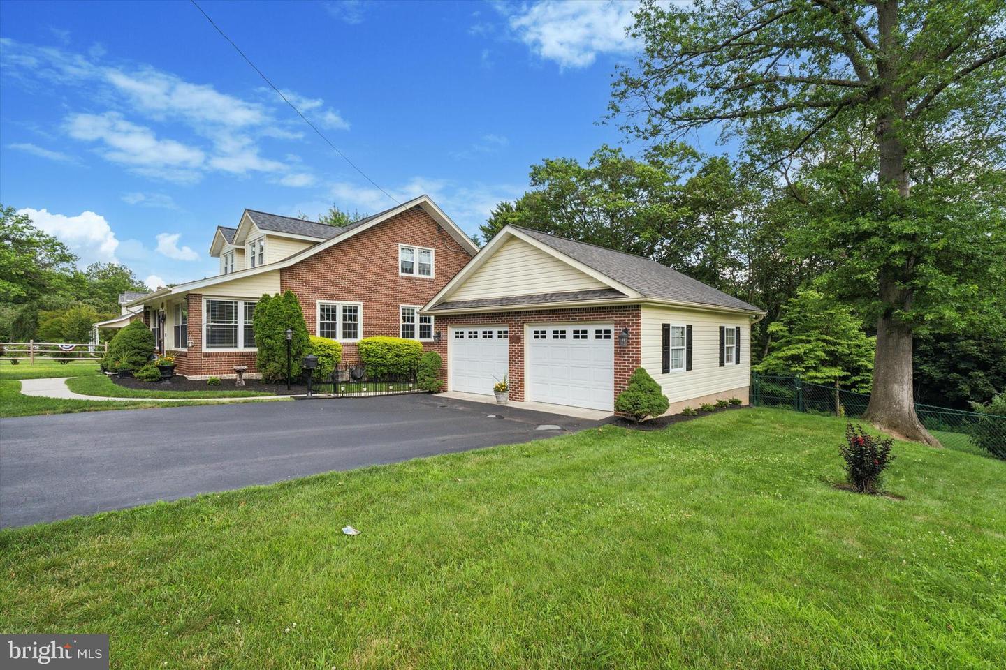 Property Photo: 406 Riverview Road PA 19462