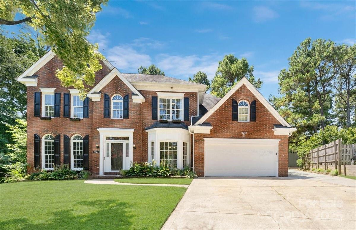 Property Photo: 1524 Candlewyck Court NC 28081