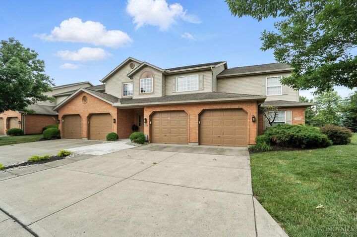 Property Photo: 5433 Harbourwatch Way OH 45040