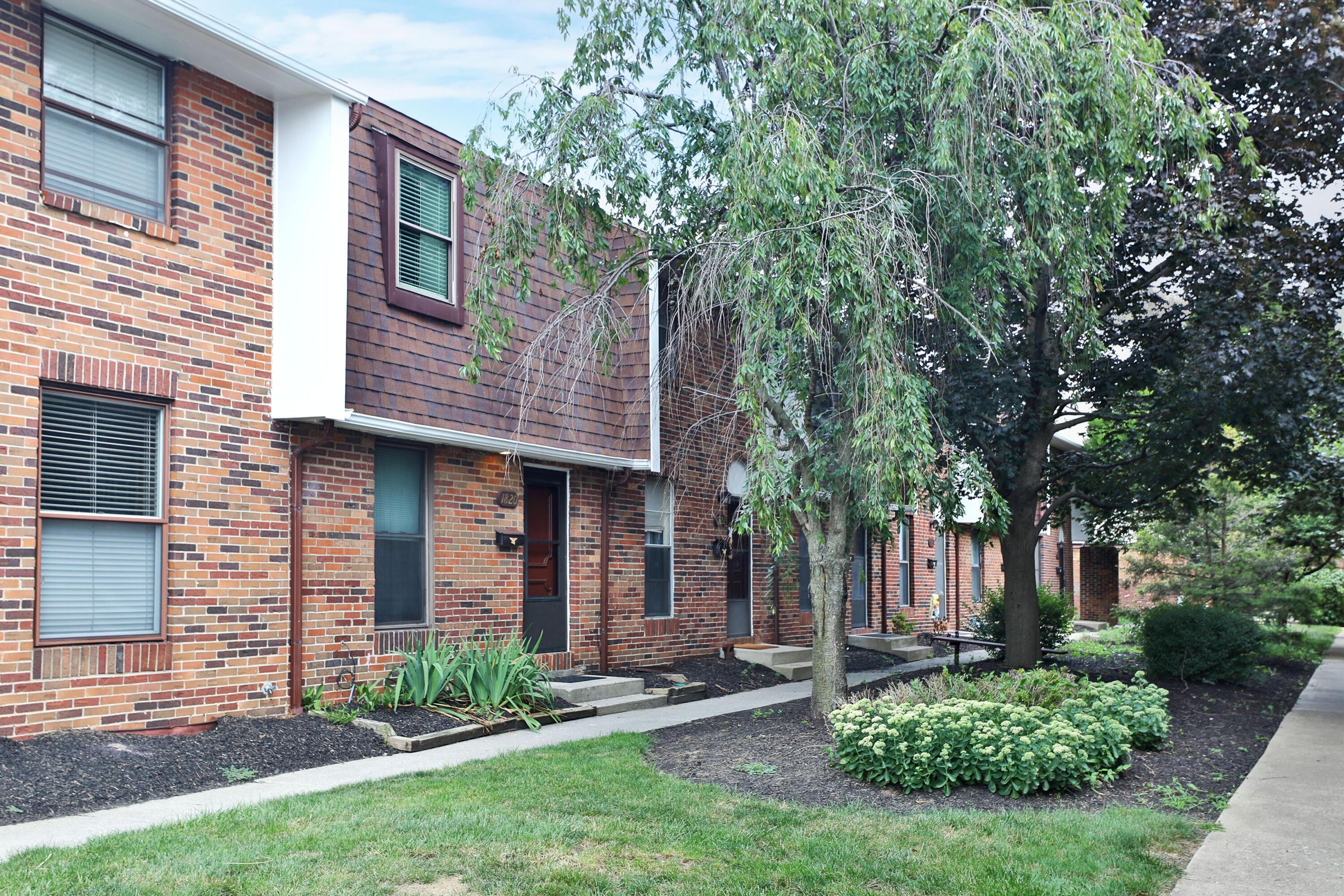 Property Photo: 1820 Willoway S Circle OH 43220