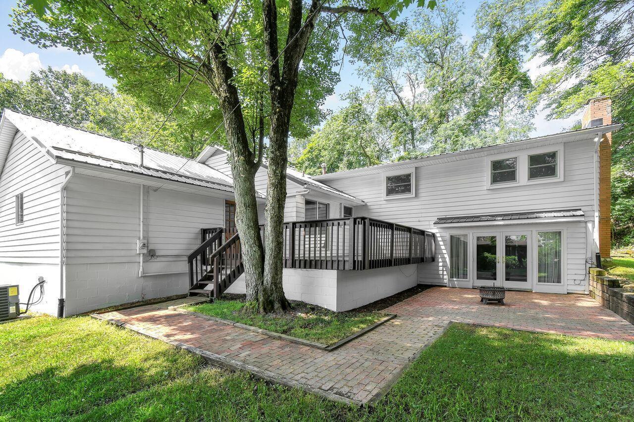Property Photo: 1682 Bryn Mawr Drive OH 43055