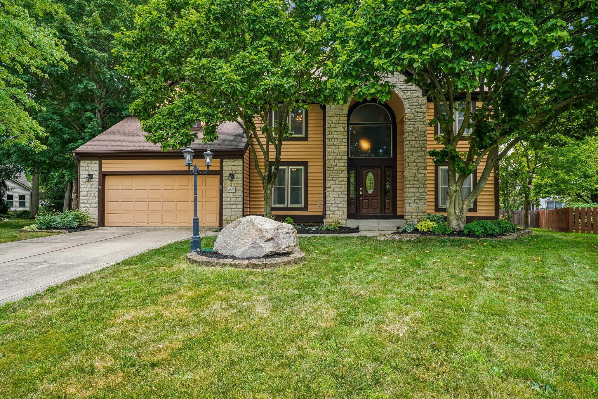 Property Photo: 4867 Sarasota Court OH 43026