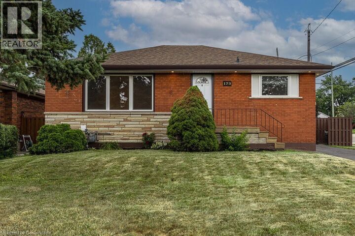 Property Photo:  173 West 32nd Street  ON L9C 5H1 