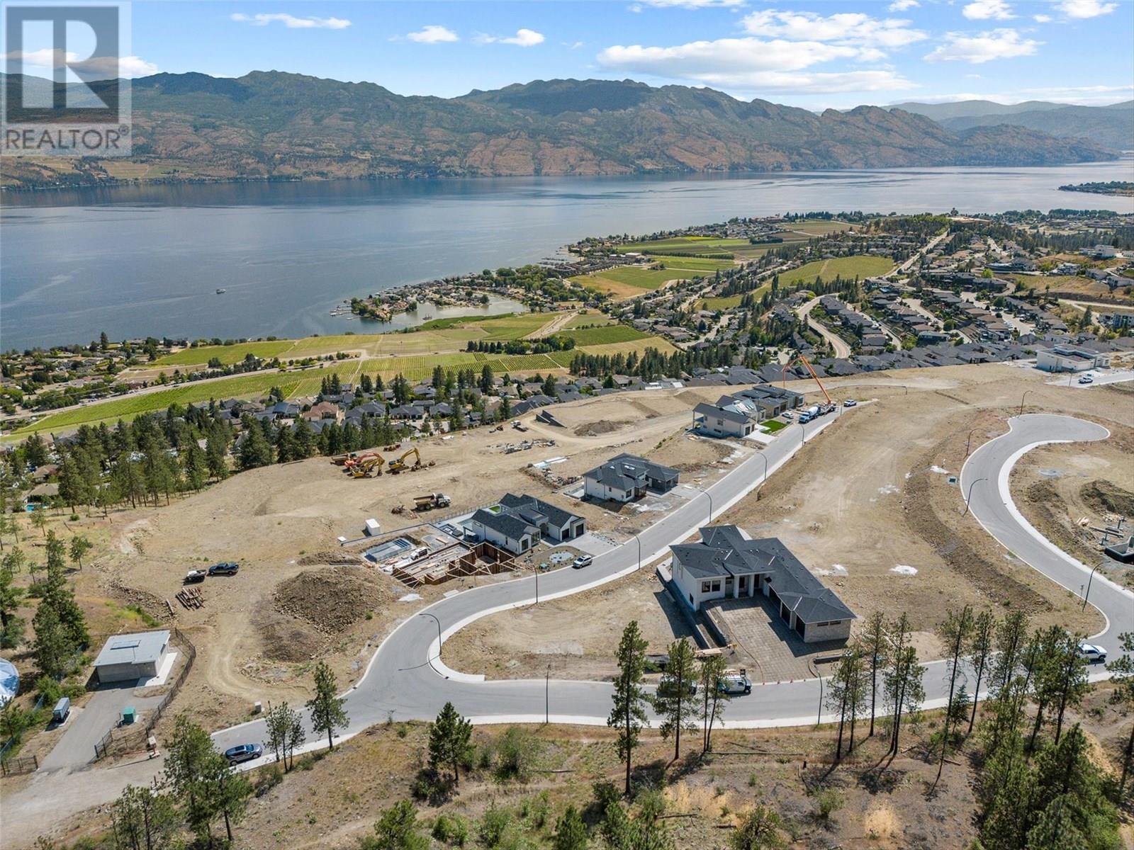 Photo de la propriété:  1359 Cabernet Way  BC V4T 0E9 