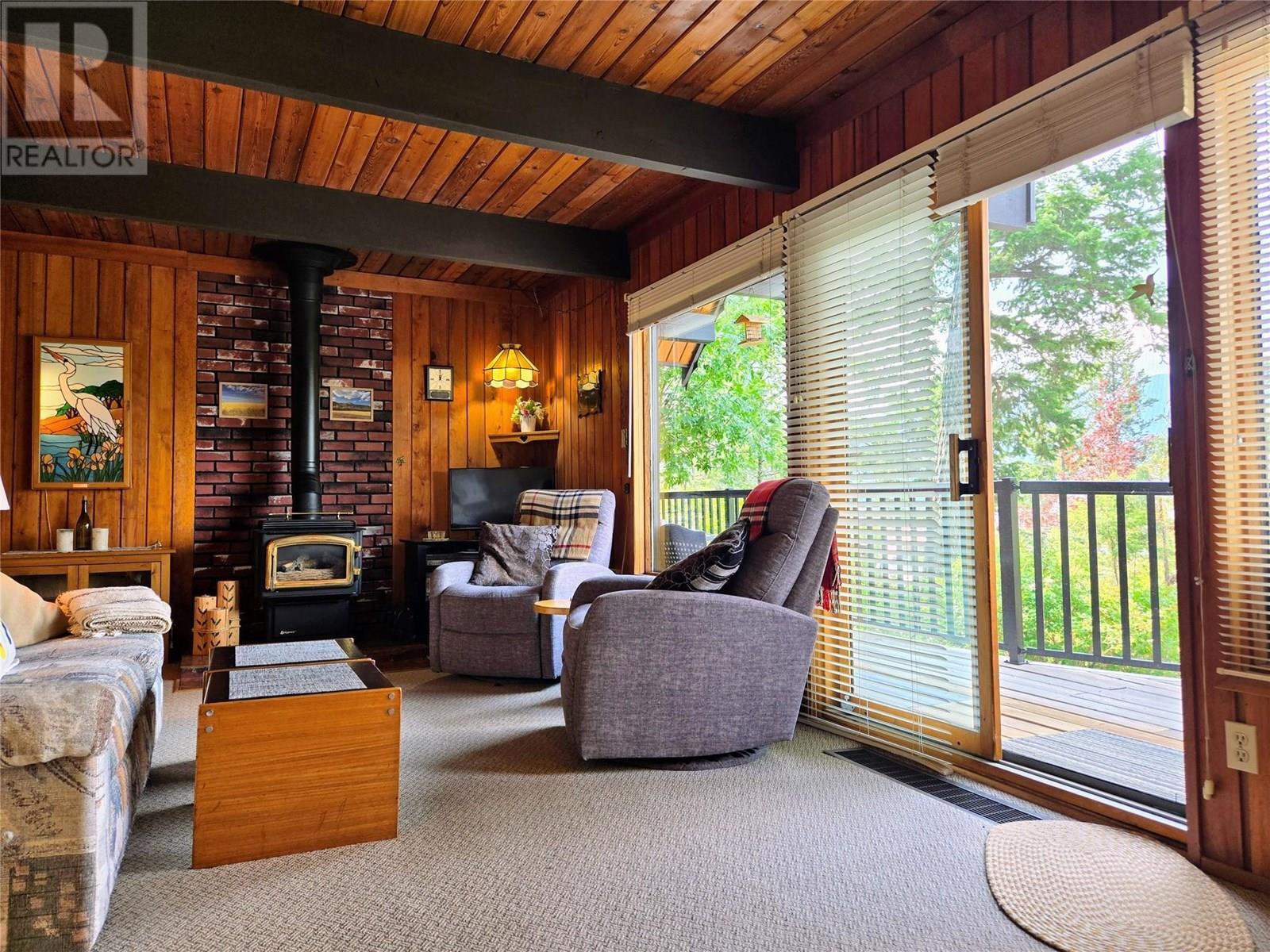 Property Photo: 782 Lakeview Road BC V0A 1K3