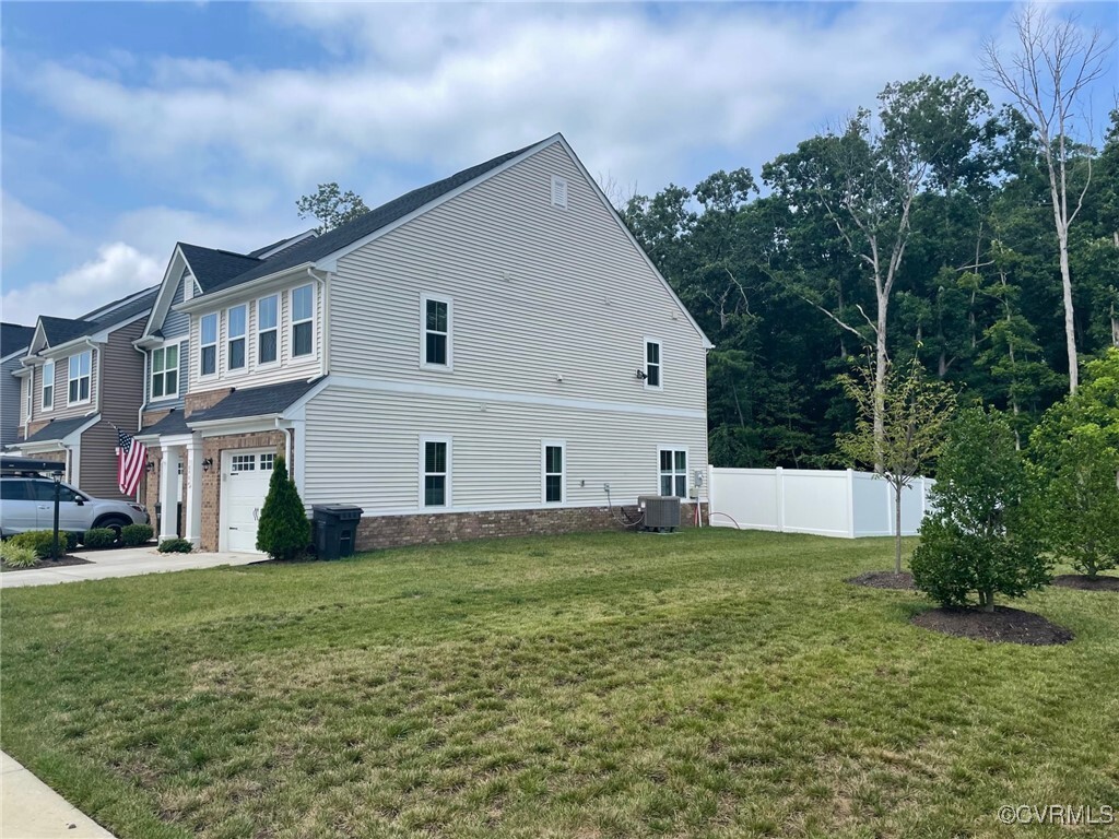 Property Photo: 10904 Genito Square Drive VA 23112