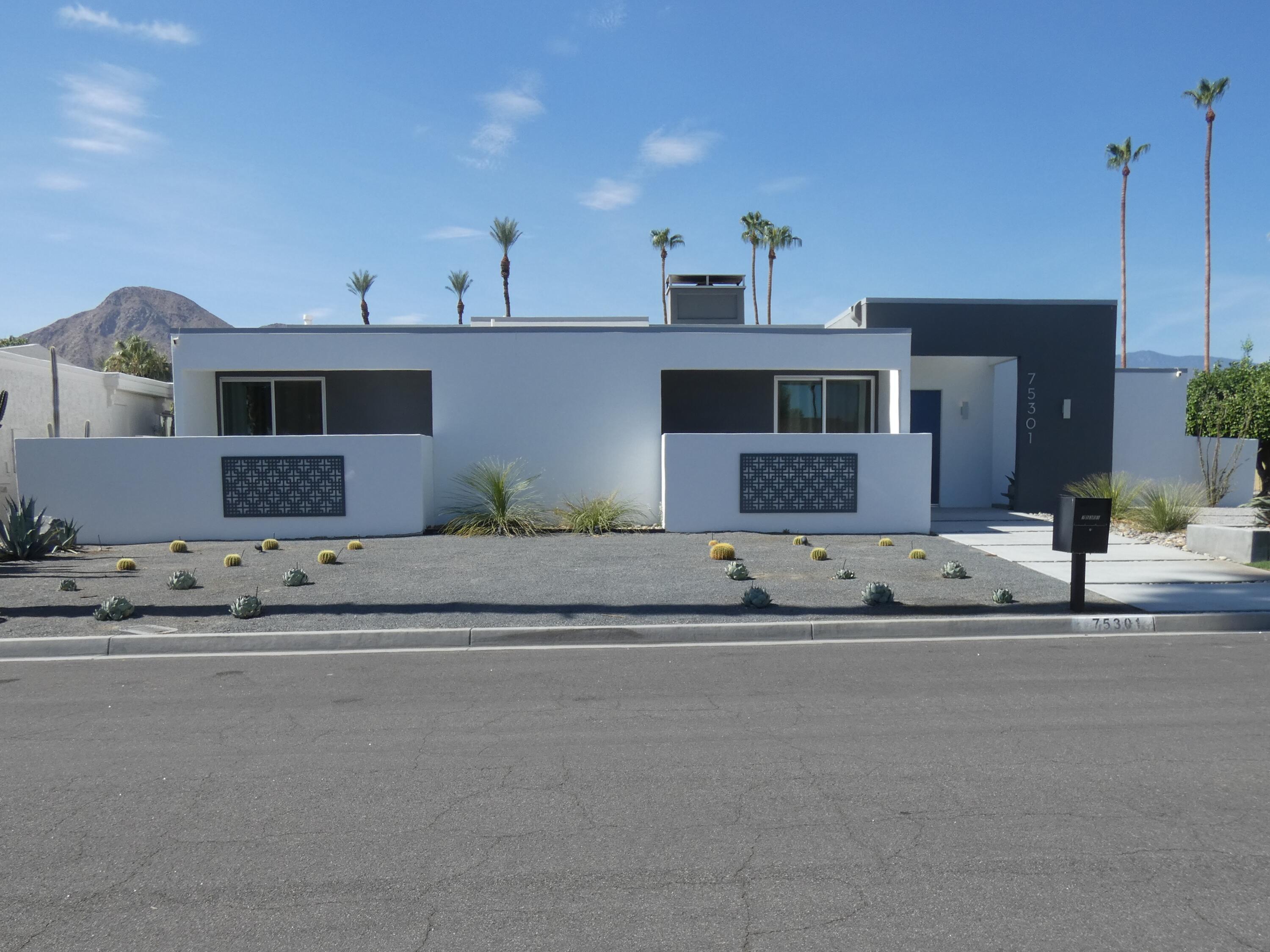 Property Photo: 75301 Montecito Drive CA 92210