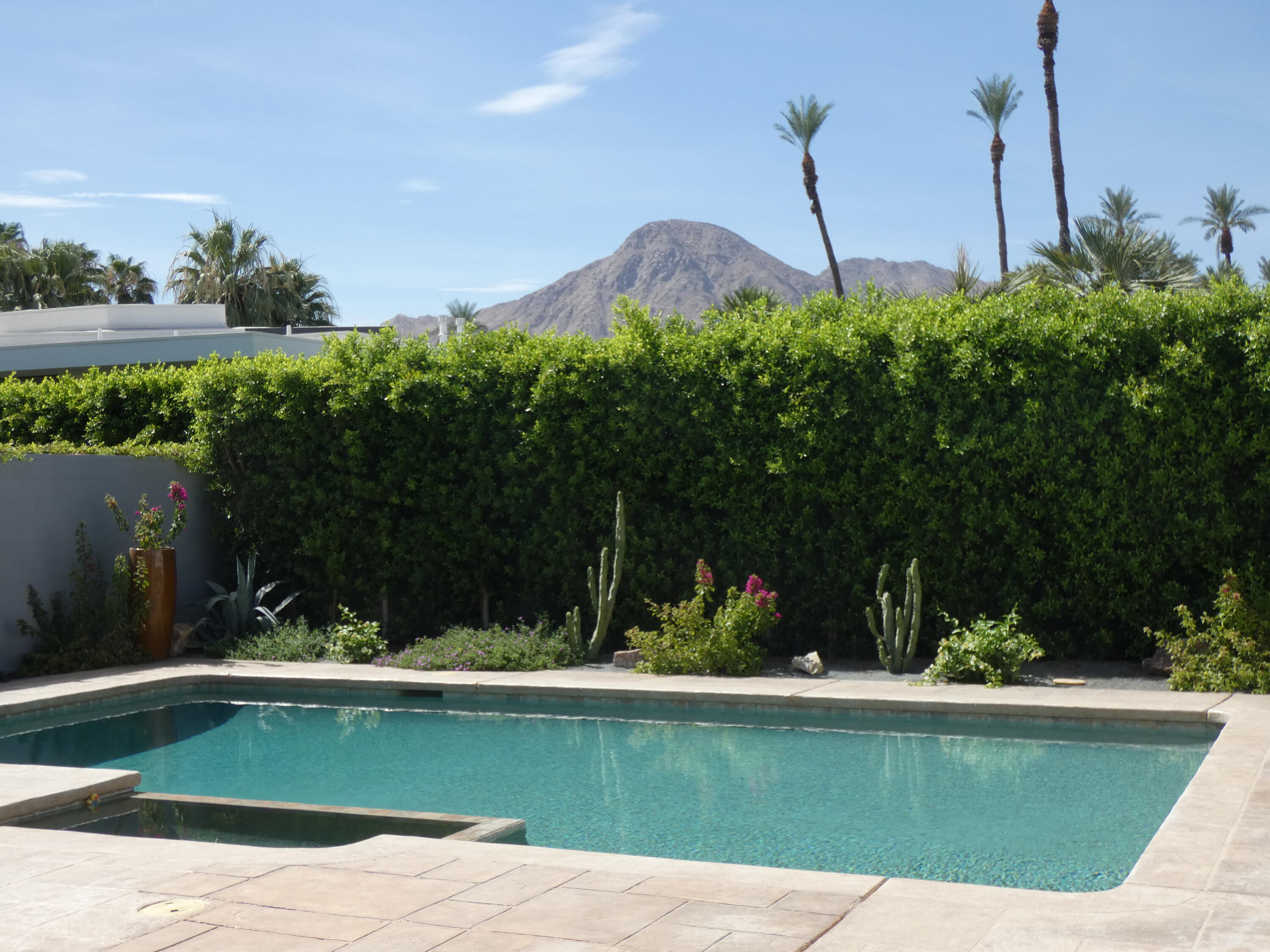 Property Photo: 75301 Montecito Drive CA 92210