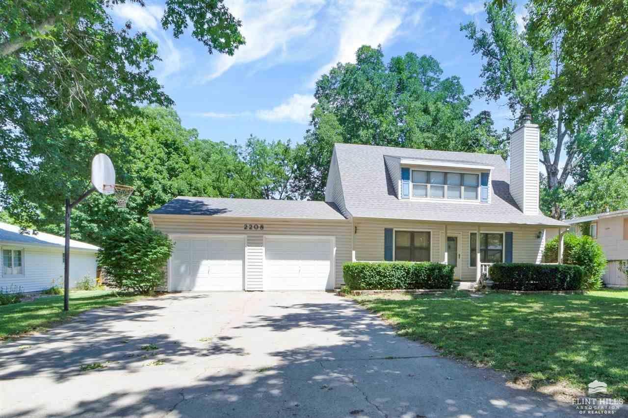 2208 Lawrence Road  Manhattan KS 66502 photo
