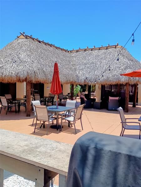 Property Photo: 777 S Federal Highway 104 FL 33062