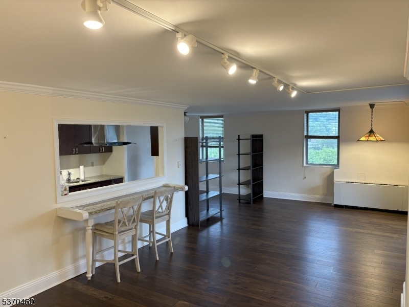 Property Photo: 530 Valley Rd 7E NJ 07043
