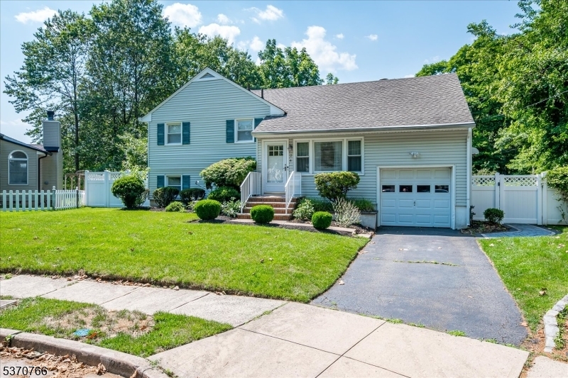 Property Photo: 24 Turner Ct NJ 08840