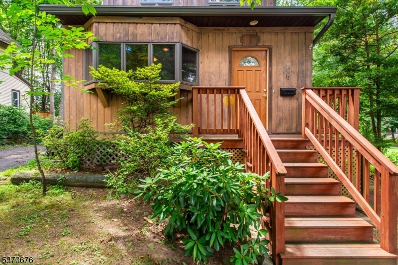 Property Photo:  15 Kingsberry Ave  NJ 07675 