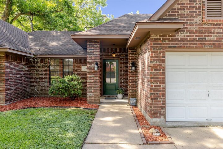 Property Photo: 214 Balsam Street TX 77566