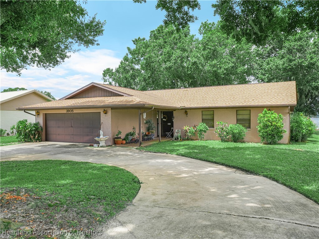 Property Photo: 3905 NE Lake Sebring Drive FL 33870