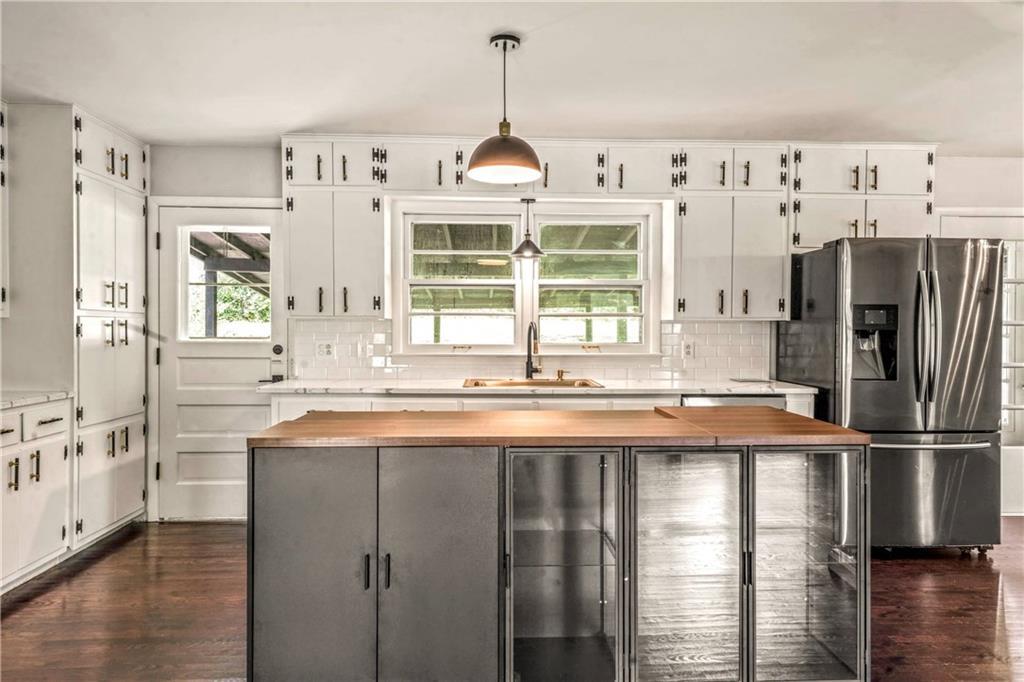 Property Photo:  1480 E 76th Terrace  MO 64131 
