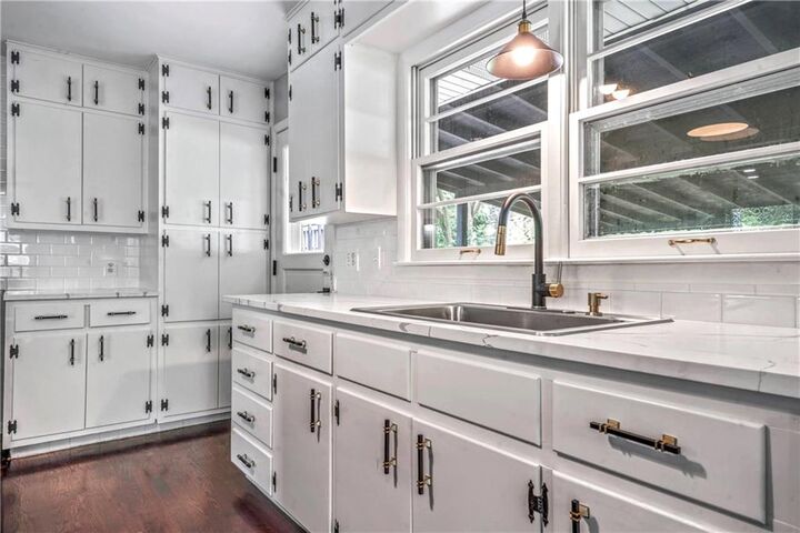 Property Photo:  1480 E 76th Terrace  MO 64131 