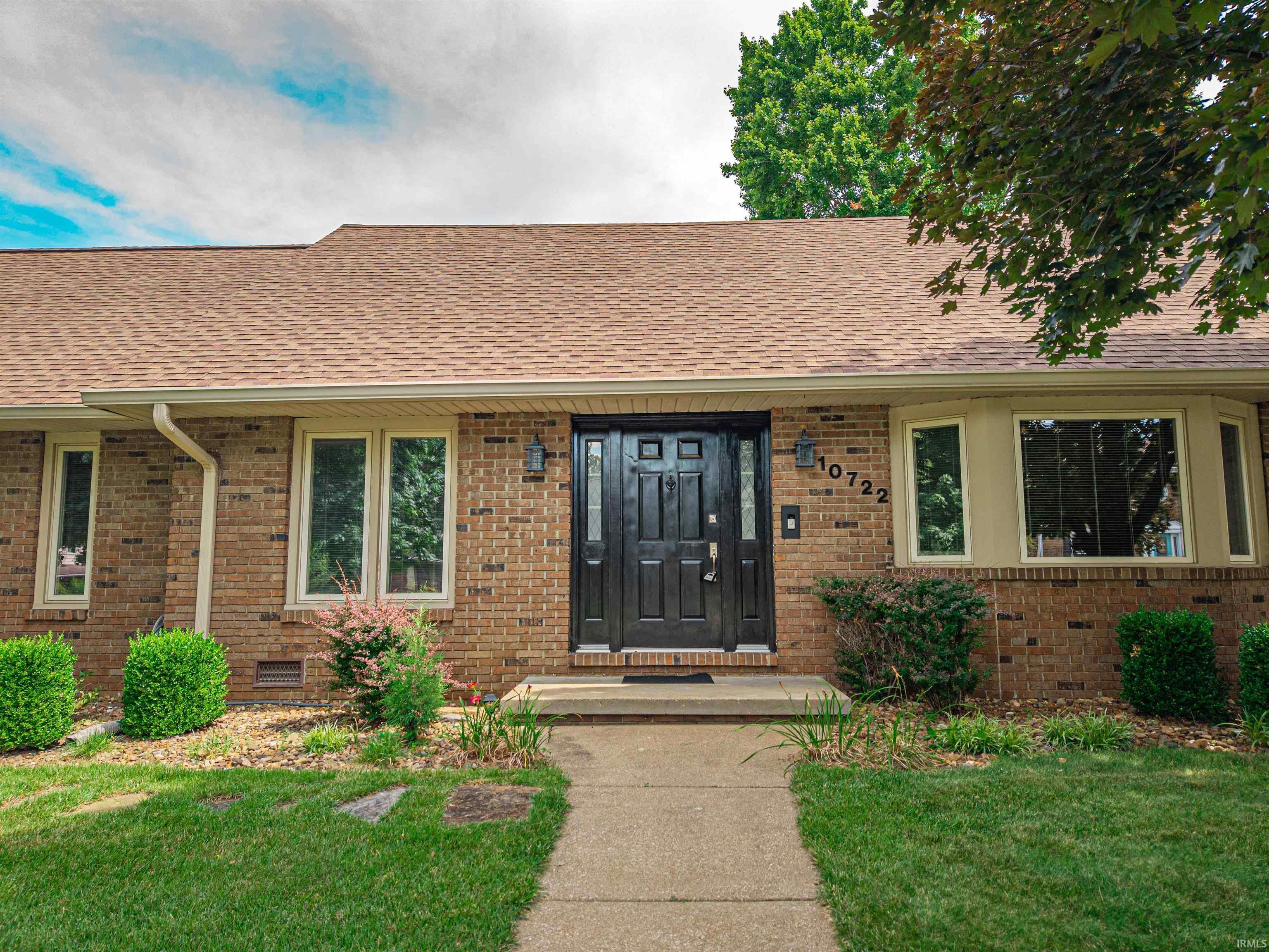 Property Photo: 10722 Gettysburg Road IN 47620