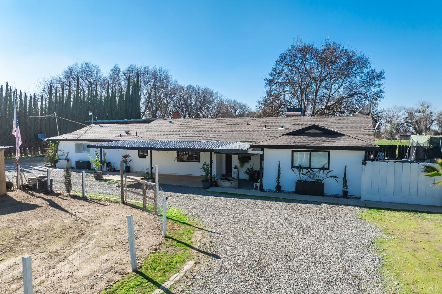 Property Photo: 7664 20 1/2 Avenue CA 93245