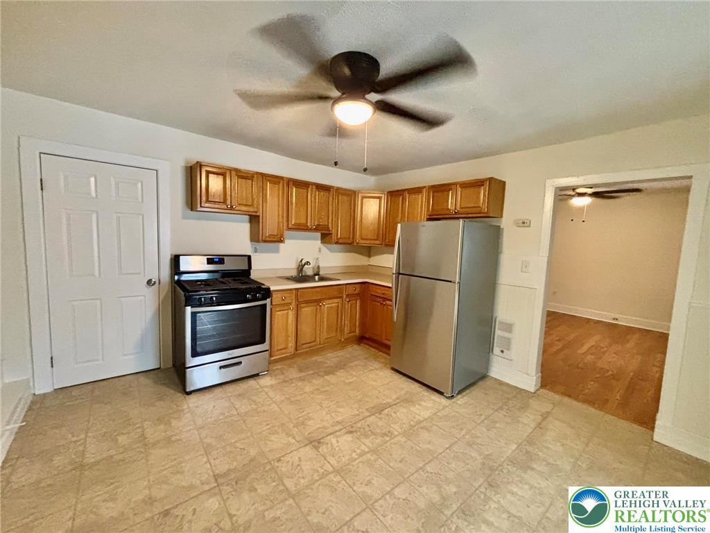 Property Photo: 631 Pen Argyl Street 5 PA 18072