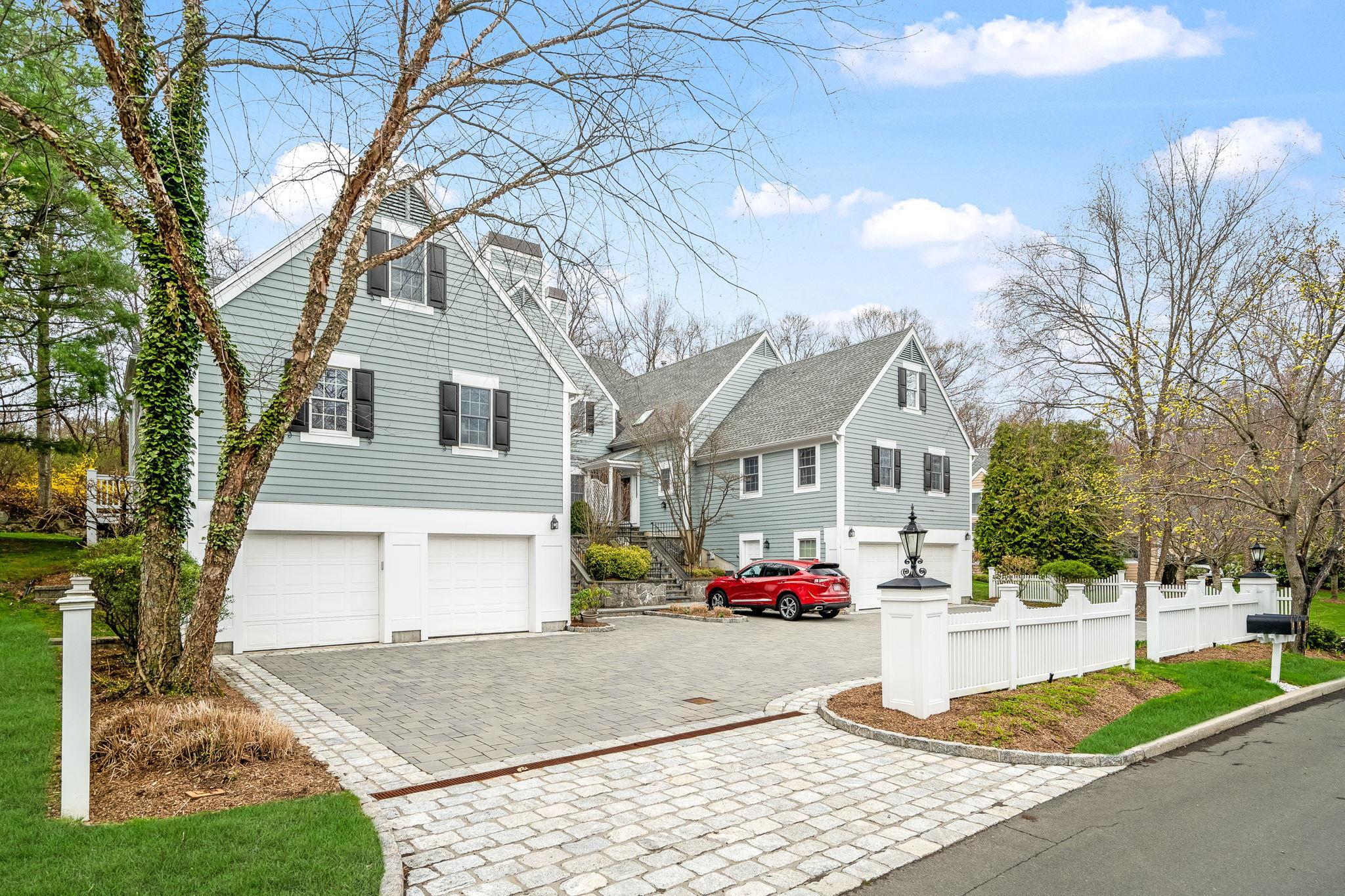 Property Photo: 14 Wyndham Close NY 10605