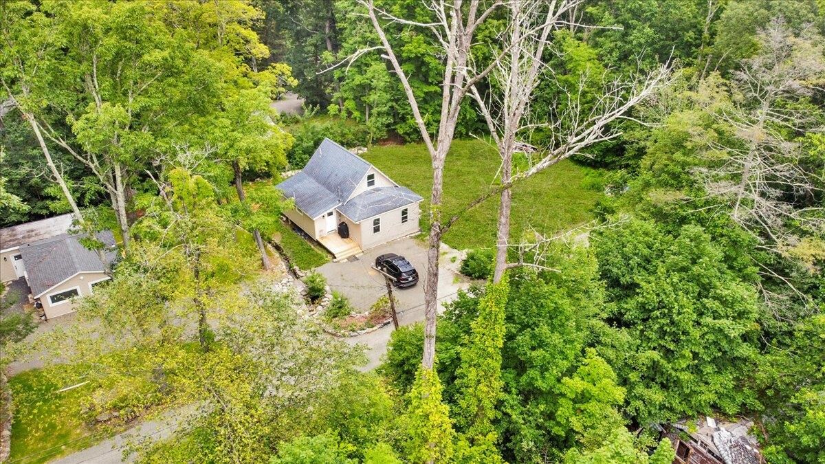 Property Photo:  8 Pioneer Trail  NY 10950 