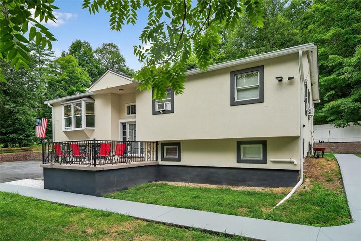 Property Photo:  411 Fair Oaks Road  NY 10940 