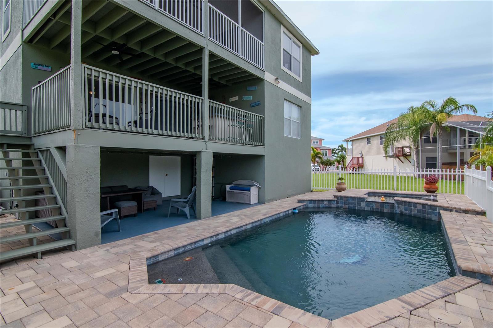 Property Photo: 5538 Jobeth Drive FL 34652