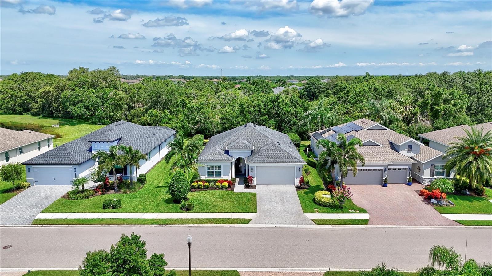 Property Photo: 11919 Goldenrod Avenue FL 34212