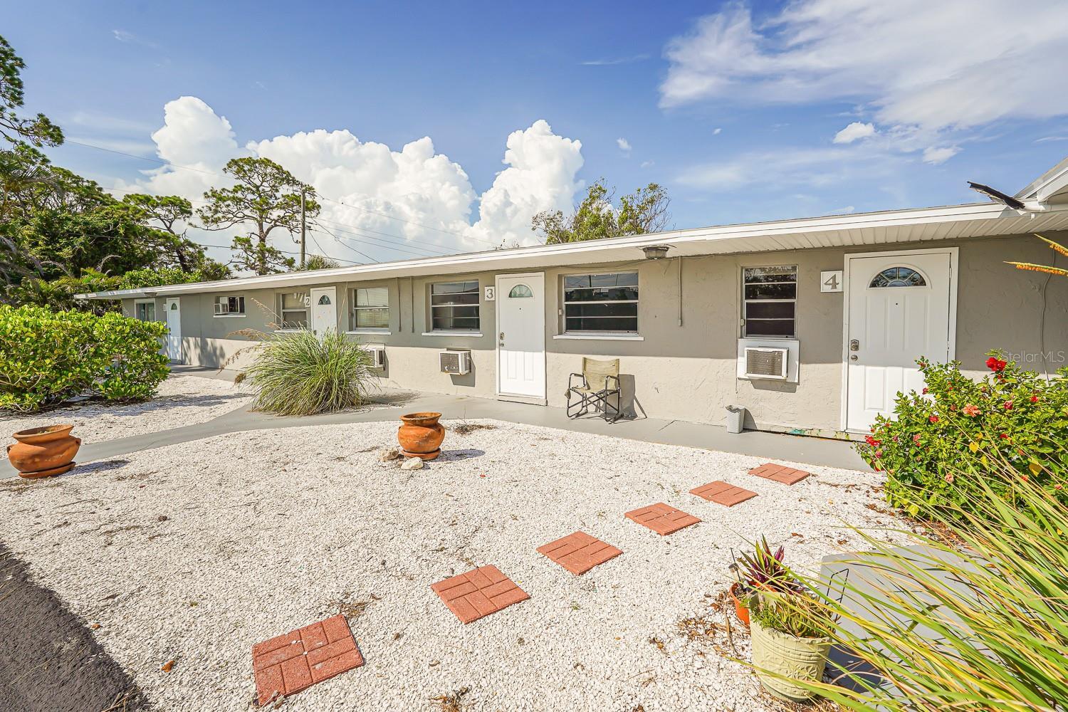 Property Photo: 2021 Pennsylvania Avenue 3 FL 34224