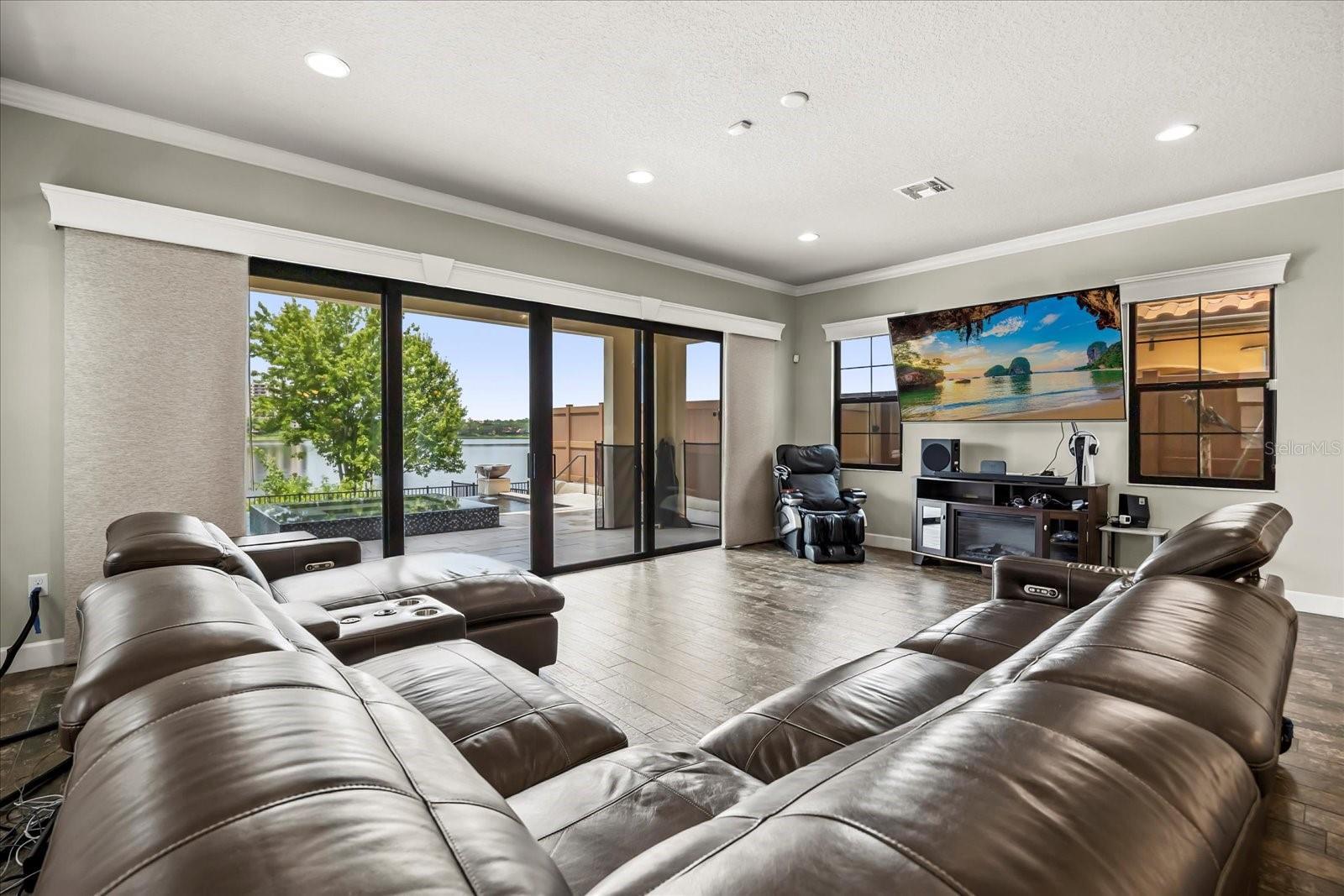 Property Photo:  7633 Toscana Boulevard  FL 32819 