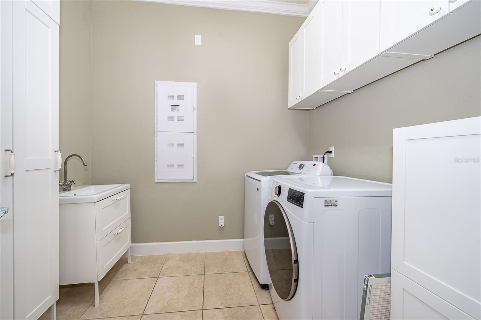 Property Photo:  9379 Royal Estates Boulevard  FL 32836 