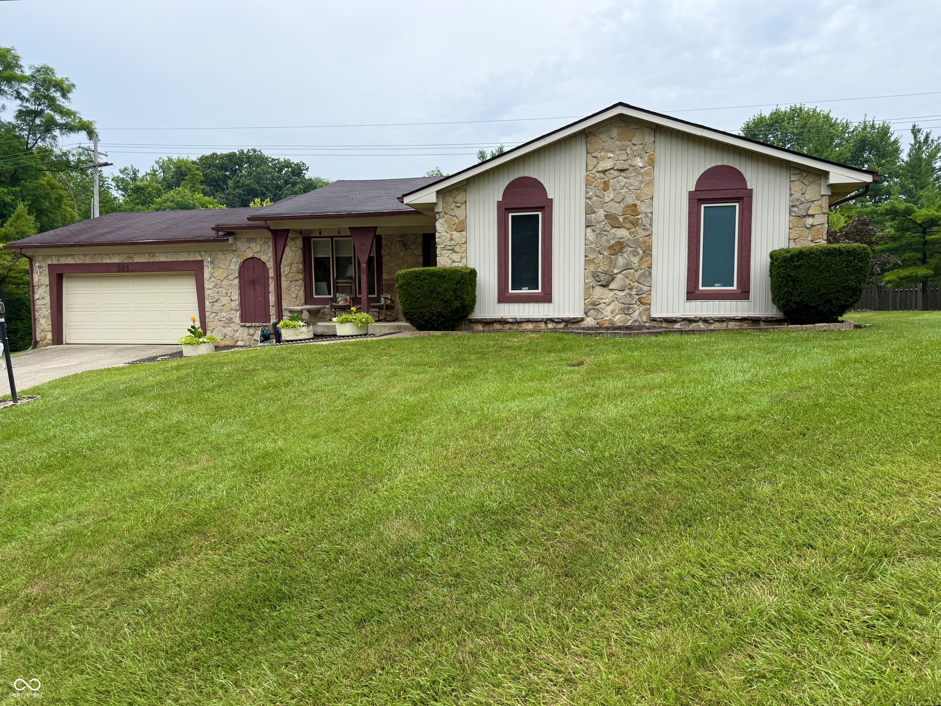 Property Photo: 511 Canterbury Court IN 46060