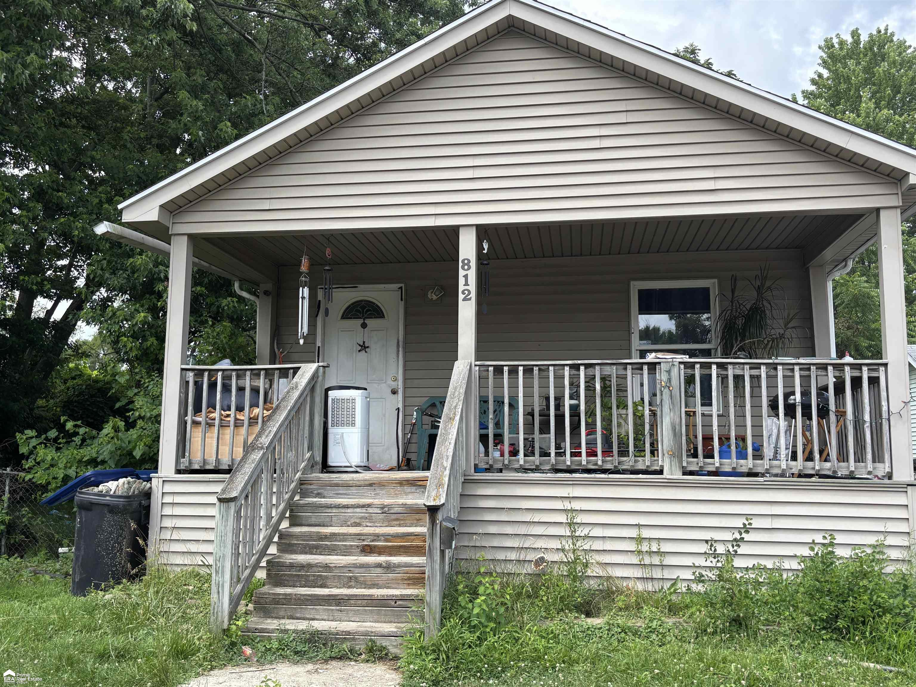 Property Photo:  812 Remington Avenue  MI 48507 