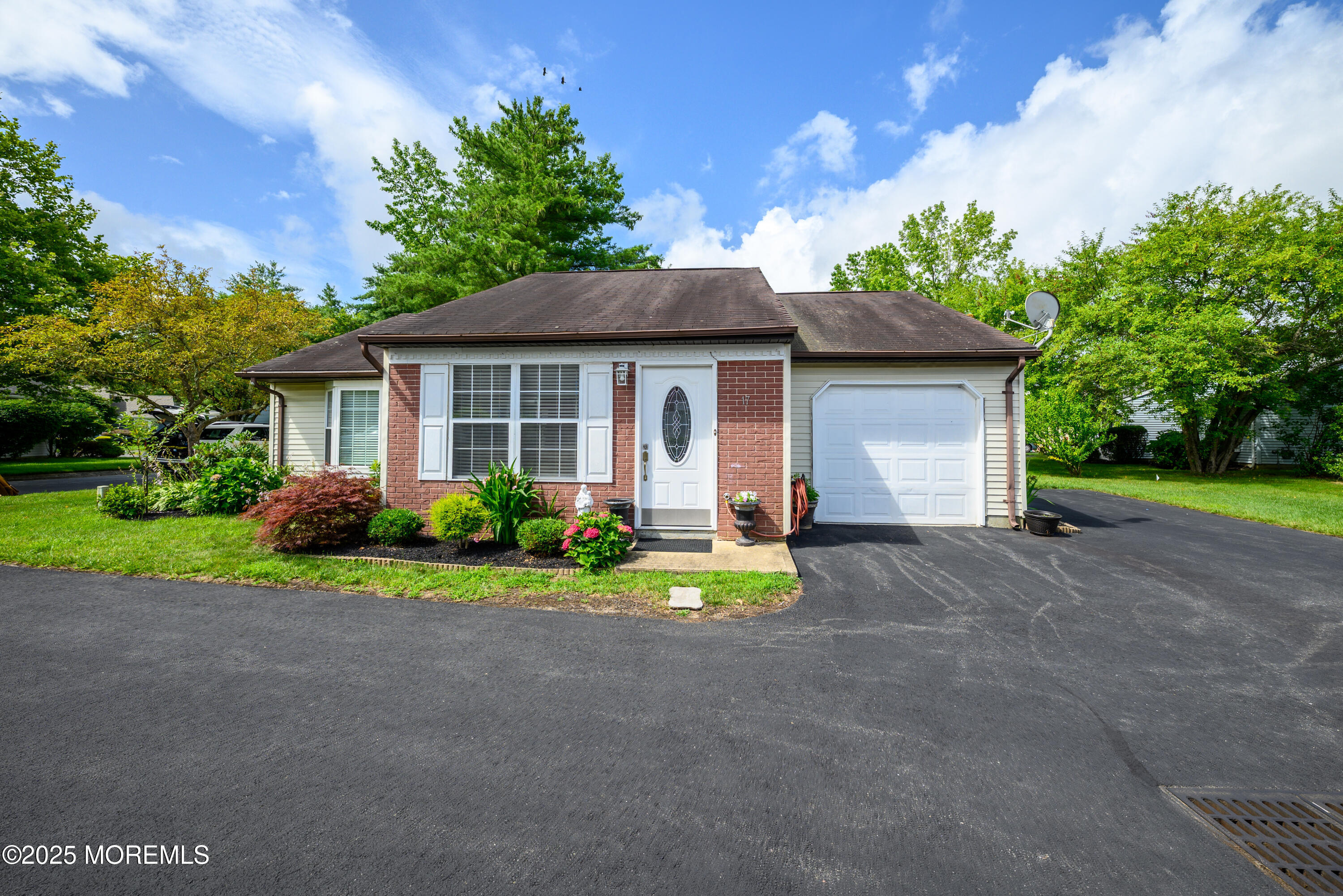 17 Linton Close 1000  Freehold NJ 07728 photo