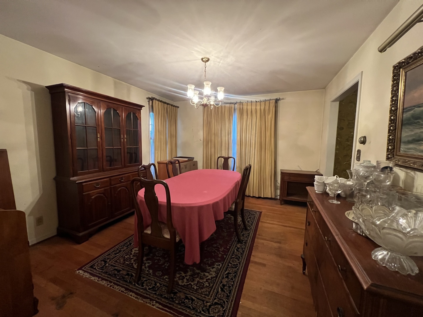 Property Photo:  27 S Canterbury Road  IL 60506 