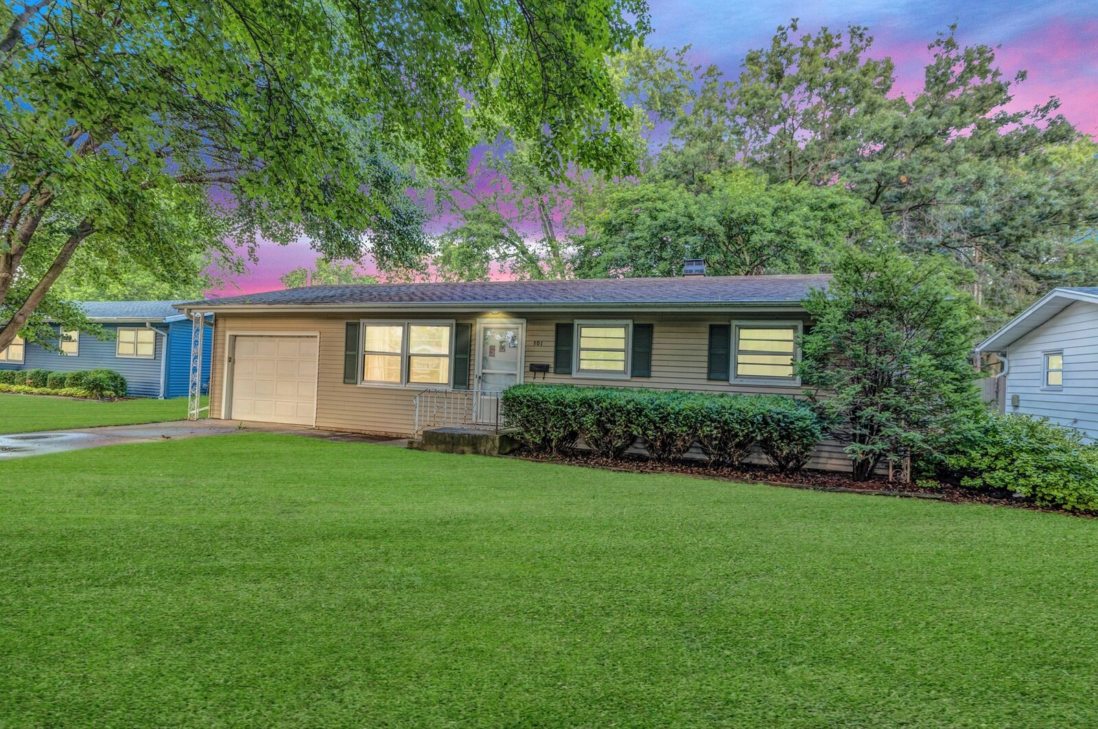 Property Photo: 301 Virginia Drive IL 60177