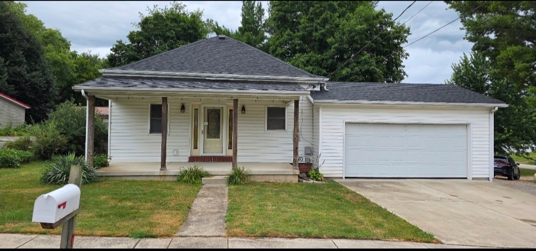 402 N Joselyn Street  Heyworth IL 61745 photo