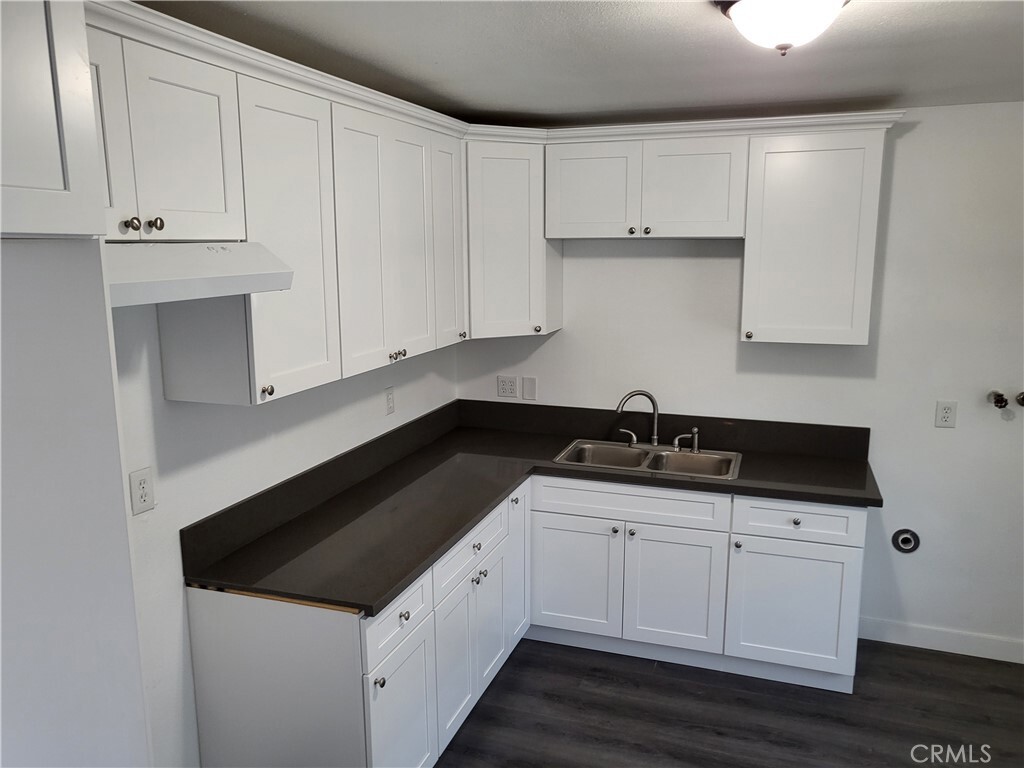 5852 Orange Avenue 3  Long Beach CA 90805 photo