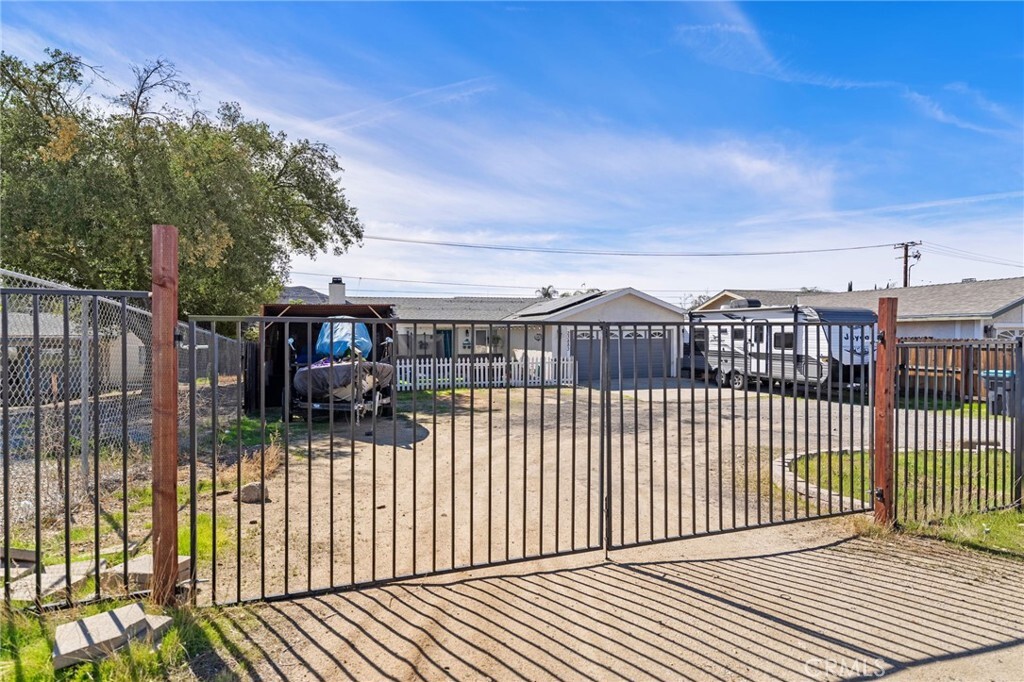 Property Photo: 23883 Vista Way CA 92587